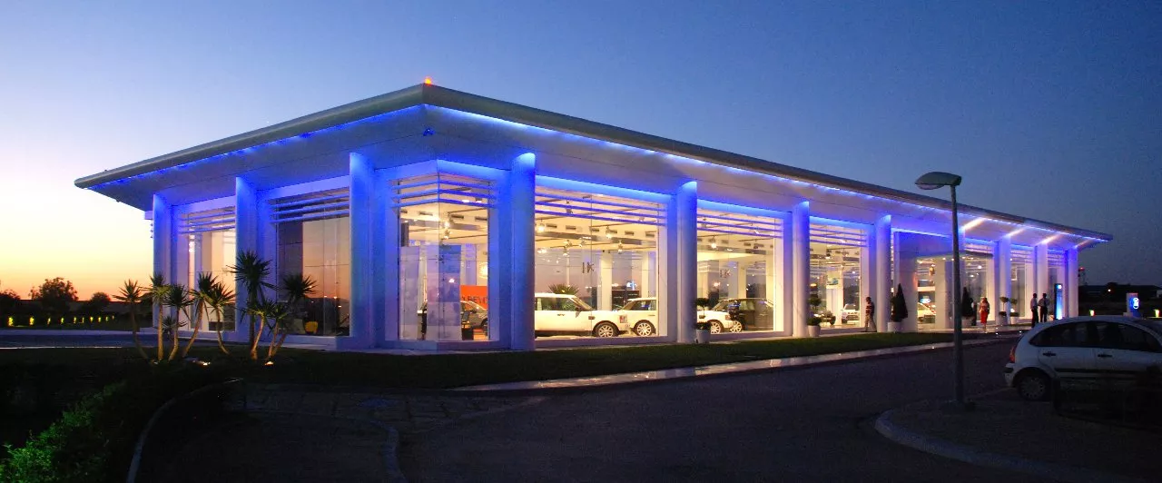 SHOWROOM JAGUAR - LES BERGES DU LAC TUNIS