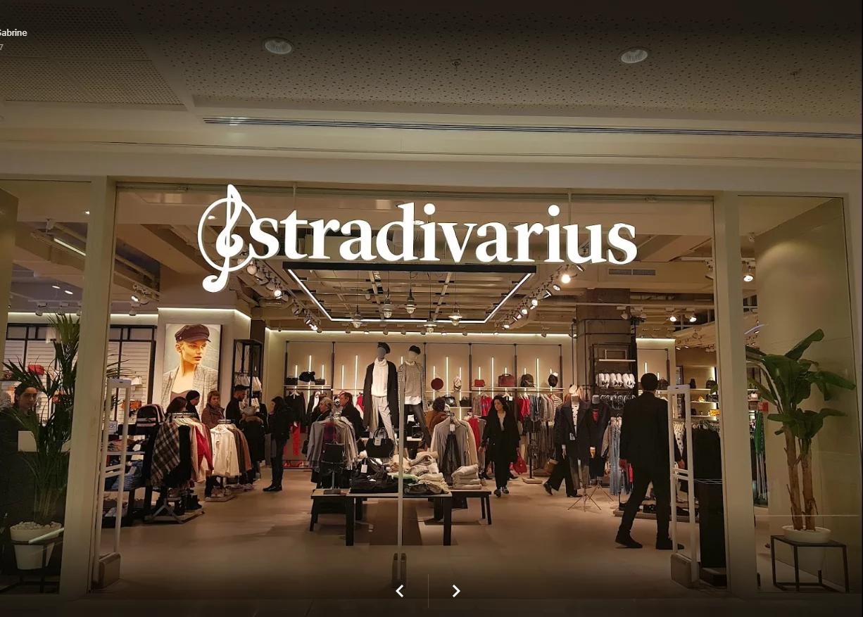 BOUTIQUE DE VÊTEMENTS STRADIVARIUS - TUNIS