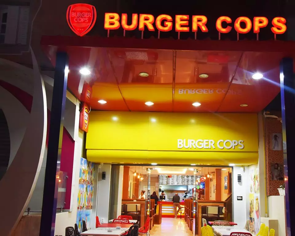 BURGER COPS - KHEZAMA SOUSSE